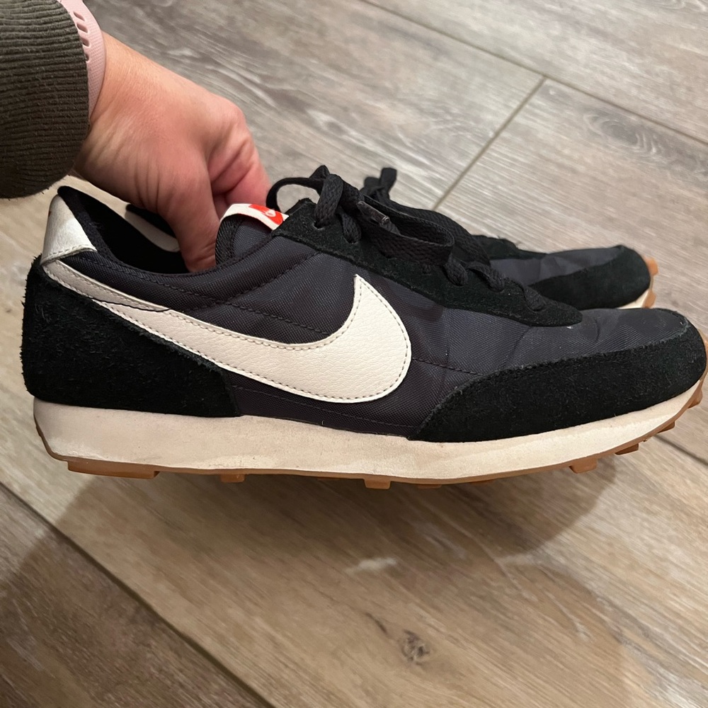 Women’s Nike size 8